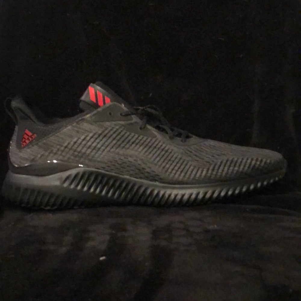 Brand New adidas Alpha bounce sz 18